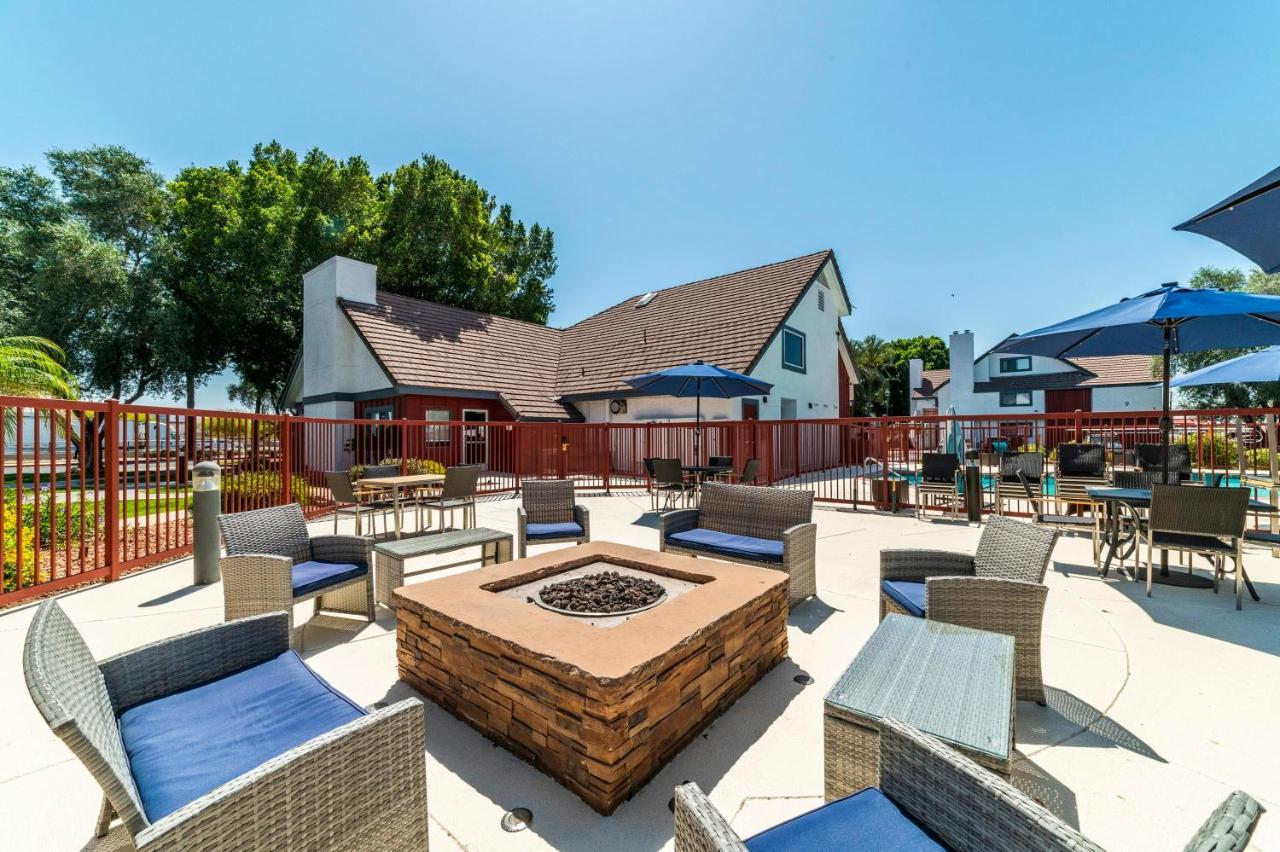 Metro Phx Upstairs 2Bd Sleeps 6 Heated Pool No Pets Allowed 피닉스 외부 사진